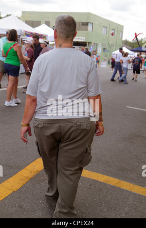 Florida, Hernando County, Brooksville, Florida Blueberry Festival, Broad Street, Mann Männer Erwachsene Erwachsene Erwachsene, übergewichtig übergewichtig fettleibig fett schweren plump Rotunde Stockfoto