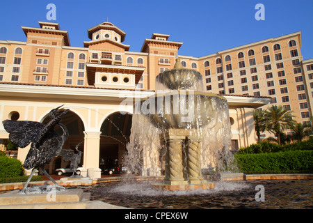 Orlando Florida, Rosen Shingle Creek, Hotel, außen, vorne, Eingang, vorne, Eingang, Resort, Brunnen, Wasser, Skulptur, Reiher, Vogel, FL12 Stockfoto