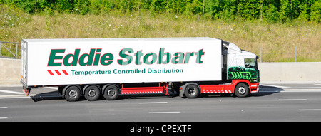 Eddie Stobart temperaturgeführte Distribution Lieferung Anhänger und LKW Stockfoto