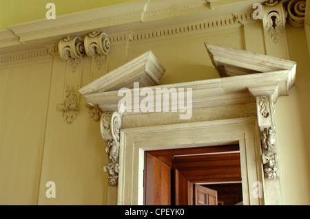 Spitze der Tür, Hampton Court Palace, London, GB Stockfoto