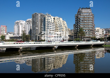 Rio Marga Marga und kommerzielle Zentrum Vina Del Mar Stockfoto