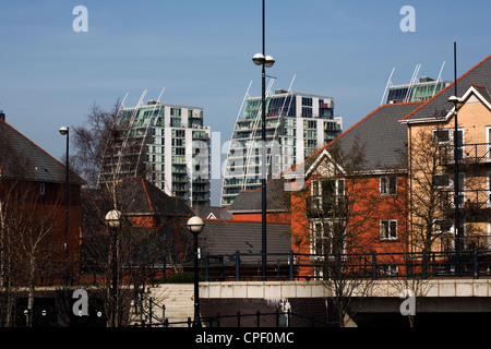 NV Gebäude moderne Wohnblocks von Huron Waschbecken aus Ontario Becken Salford Quays Greater Manchester-England Stockfoto