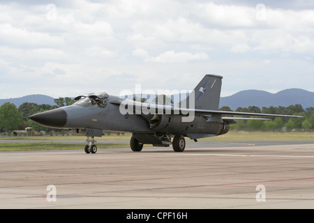 Royal Australian Air Force F-111 Bomber auf RAAF Base Richmond Stockfoto