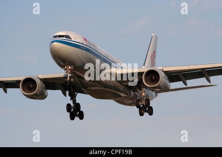 Air China Airbus A330-200 bei der Ankunft Stockfoto