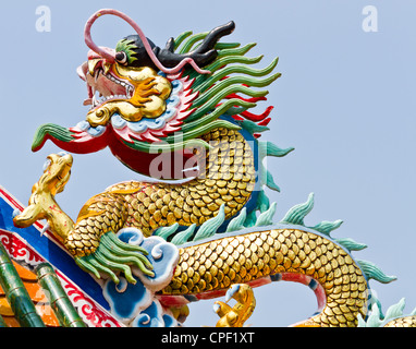 Chinesische Drachen auf dem Dach des chinesischen Tempel Stockfoto