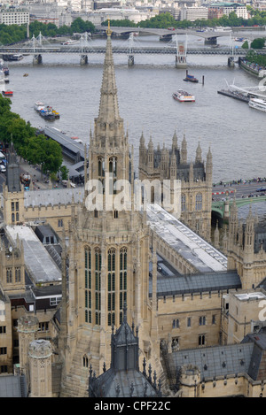 Blick auf St.-Stephans Tower und Themse vom Victoria Tower, Houses of Parlament, Palace of Westminster, London, England Stockfoto