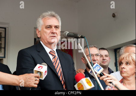 Tomislav Nikolic in Kraljevo einige Tage vor den Präsidentschaftswahlen 2012. Stockfoto