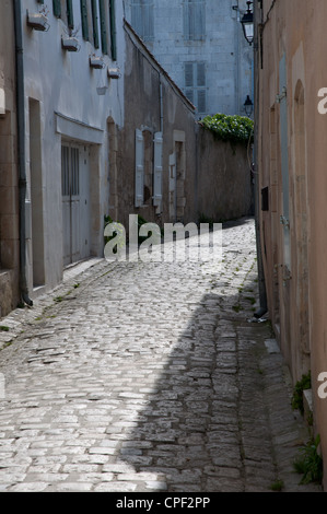 Straßenszene Saint Martin de Re, La Rochelle sonnigen Schatten keine Menschen Stockfoto