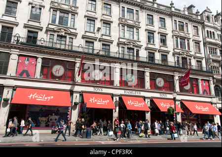 Hamleys Spielwarenladen auf Regent Street, London, England, UK Stockfoto