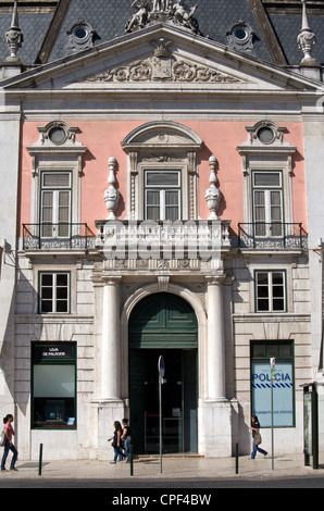 Teil der Fassade des Palacio Foz (jetzt Gehäuse Ausstellungen, Tourismusbüro, Polizeistation), Praça Dos Restauradores (Quadrat), Lissabon Stockfoto