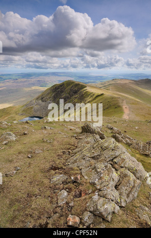 Dramatische Wolken über den Coniston Fells im englischen Lake District Stockfoto