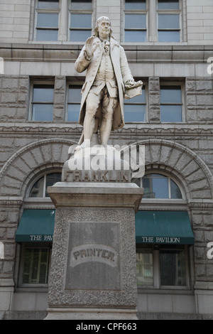 Statue von Benjamin Franklin außerhalb der alten Post in Washington, D.C. Stockfoto