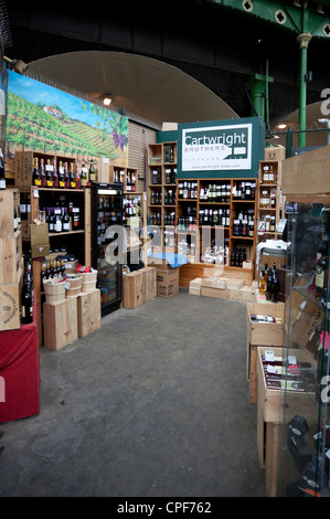 Cartwright Bros importiert Wein stand, Borough Market, London, England, UK Stockfoto