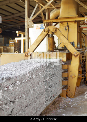 Recycling-Papier und Abfälle aus einer Druckmaschine in Johor, Malaysia. Stockfoto