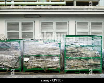 Recycling-Papier und Abfälle aus einer Druckmaschine in Johor, Malaysia. Stockfoto