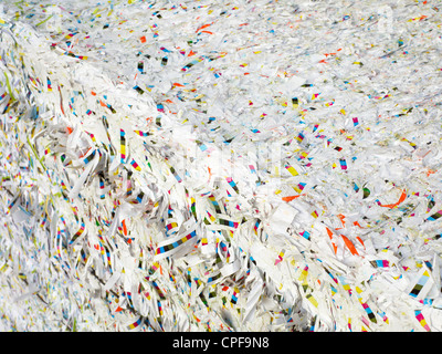 Recycling-Papier und Abfälle aus einer Druckmaschine in Johor, Malaysia. Stockfoto