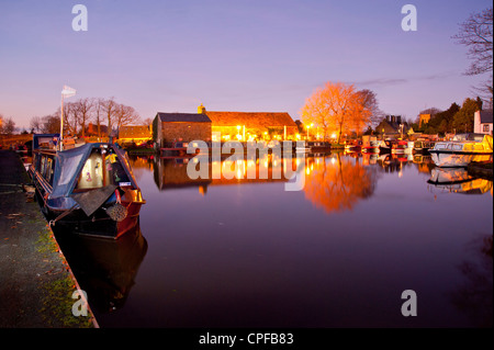 Abend im Tithebarn Becken auf dem Lancaster-Kanal bei Garstang Lancashire England Stockfoto