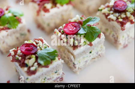 Sahne Kuchen Pfingstmontag garniert Stockfoto