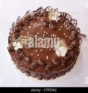 Schokolade Kuchen Pfingstmontag garniert Stockfoto