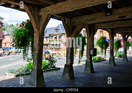 Lyons-la-Forêt, "Plus Beaux Dorf" traditionelle Bocage, Landschaft von Wäldern, Obstgärten und Vieh Wirtschaft. Normandie, Frankreich Stockfoto