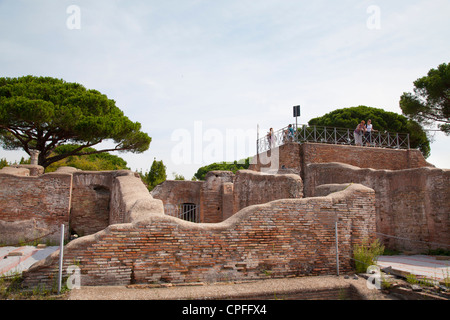 Aussichtspunkt in Terme di Nettuno in der alten römischen Hafen Stadt Ruine von Ostia bei Rom Stockfoto