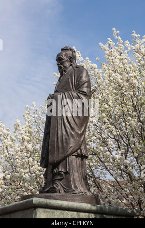 Statue von Konfuzius, Konfuzius Plaza, Bowery, Chinatown, NYC Stockfoto