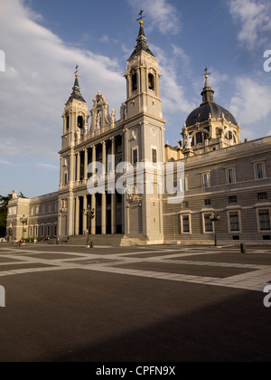 Almudena Kathedrale, Madrid, Spanien Stockfoto