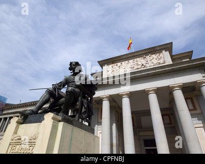 Velasquez-Statue vor dem Museo del Prado in Madrid, Spanien Stockfoto