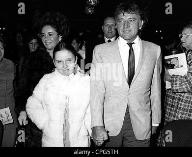 Burton, Richard, 10.11.1925 - 5.8.1984, britischer Schauspieler, mit Frau Elizabeth Taylor und Tochter, 1967, Stockfoto