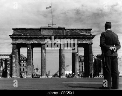 Geographie / Reisen, Deutschland, Berlin, Brandenburger Tor, Blick von der Westseite, 1951, Additional-Rights-Clearences-not available Stockfoto
