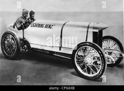 Oldfield, Berna Eli 'Barney', 29.1.1878 - 4.10.1946, amerikanische Leichtathletin (Rennfahrer), halbe Länge, am Lenkrad des 'Lightning Benz', ca. 1910, Stockfoto