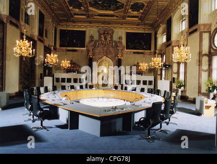 Politik, Konferenzen, G7-Gipfel, München, 6.7.- 9.7.1992, Konferenzraum in der Münchner Residenz, Weltwirtschaft, Tagung, G-7, Deutschland, 1990er, 20. Jahrhundert, historisch, historisch, NICHT, Zusatzrechte-Clearences-nicht vorhanden Stockfoto