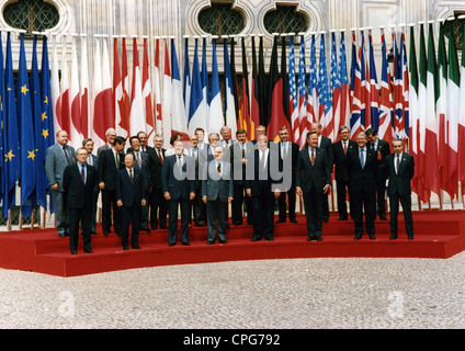 Politik,Konferenzen,G7-Gipfel,München,6.7.- 9.7.1992,Gruppenbild der Staatschefs vor der Münchner Residenz,Italien,Ministerpräsident Giulio Amato,Frankreich,Präsident Francois Mitterrand,Deutschland,Bundeskanzler Helmut Kohl,Kanada,Premierminister Brian Mulroney,Großbritannien,Premierminister John Major,USA,Präsident George Herbert Bush,Japan,Premierminister Kiichi Miyazawa,Europäische Union,Treffen,G-historische Politiker,Europa,keine,Europa,Europa,Europa,Europa,Europa,Europa,Europa,Europa,Europa,Europa,Europa,Europa,Europa,Europa,Europa,Europa Stockfoto