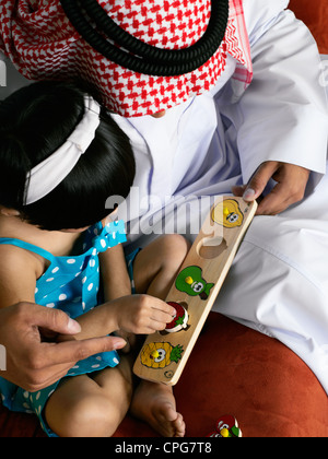 Vater und Tochter spielen Stockfoto