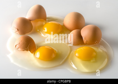 Gebrochenen Eiern Stockfoto