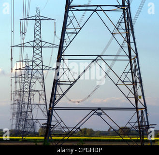 Elektrizität Masten, die National Grid, England, UK Stockfoto
