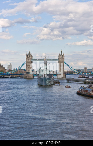 Thames Panorama Aussicht Blick auf den Fluss Szene mit Note 1 aufgeführt, Tower Bridge und Museum Schiff HMS Belfast London England Europa Stockfoto