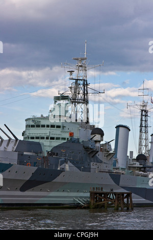 HMS Belfast 1930er Jahre Royal Navy Kreuzer jetzt Museumsschiff vor Anker auf dem Fluss Themse London England Europa Stockfoto