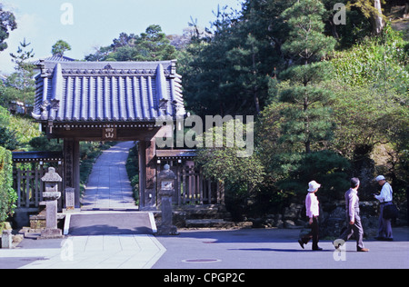 Eingang zum Kencho-Ji-Tempel in Kamakura, Präfektur Kanagawa, Japan Stockfoto