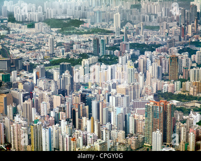 Die Luftaufnahme zeigt die Dichte von Wohngebäuden in Kowloon, Hong Hong. September 2011. Stockfoto