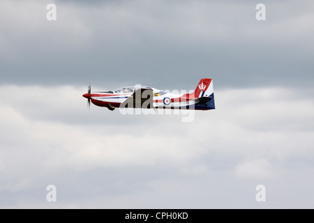 RAF Short Tucano T1 zweisitziges Turboprop grundlegende Trainer bei einer Flugschau in Abingdon Stockfoto