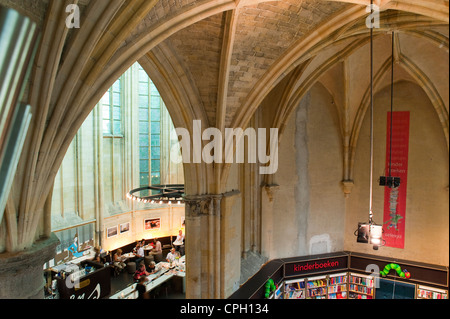 "Selexyz Dominicanen" Buchhandlung im Inneren der Kirche "Dominicanenkerk", Maastricht, Limburg, Niederlande, Europa. Stockfoto