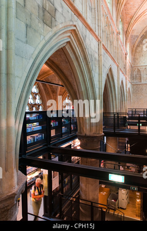 "Selexyz Dominicanen" Buchhandlung im Inneren der Kirche "Dominicanenkerk", Maastricht, Limburg, Niederlande, Europa. Stockfoto