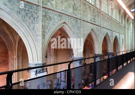 "Selexyz Dominicanen" Buchhandlung im Inneren der Kirche "Dominicanenkerk", Maastricht, Limburg, Niederlande, Europa. Stockfoto