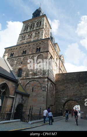 "Sint Servaasbasiliek" (St.-Servatius-Basilika), Maastricht, Limburg, Niederlande, Europa. Stockfoto