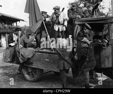 Veranstaltungen, Deutsche Revolution 1918 - 1919, Revolutionisten mopping up a Farmhouse, 1919, plündern, Plünderungen, Kommunisten, Deutschland, 1910er, 10er, 20er Jahrhundert, historisch, historisch, Menschen, Zusatzrechte-Clearences-nicht vorhanden Stockfoto