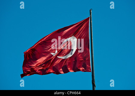 Fahnenmast, Flagge, Banner, Mast, Pole, Wind, flattern, Schlag, Welle, Türkei, Türkisch, türkische Flagge, Banner, windig, luftig, Stockfoto