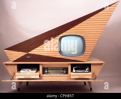Rundfunk, Fernsehen, 'Kuba Komet', Fernsehschrank Deluxe, mit integriertem Fernsehgerät, Radio, Plattenspieler, Magnetophon, Tonband, hergestellt von: Phonograme Kuba in Wolfenbüttel, München, Deutschland, 1959, Zusatzrechte-Clearences-nicht vorhanden Stockfoto