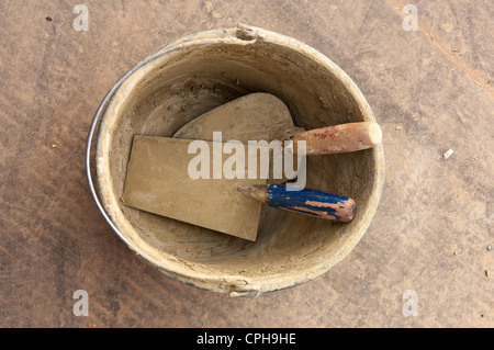 Eimer und Kelle Stockfoto