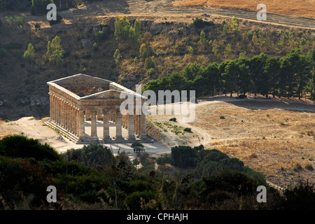 Griechische Tempel; Segesta, Bezirk von Trapani, Sizilien, Italien. Stockfoto